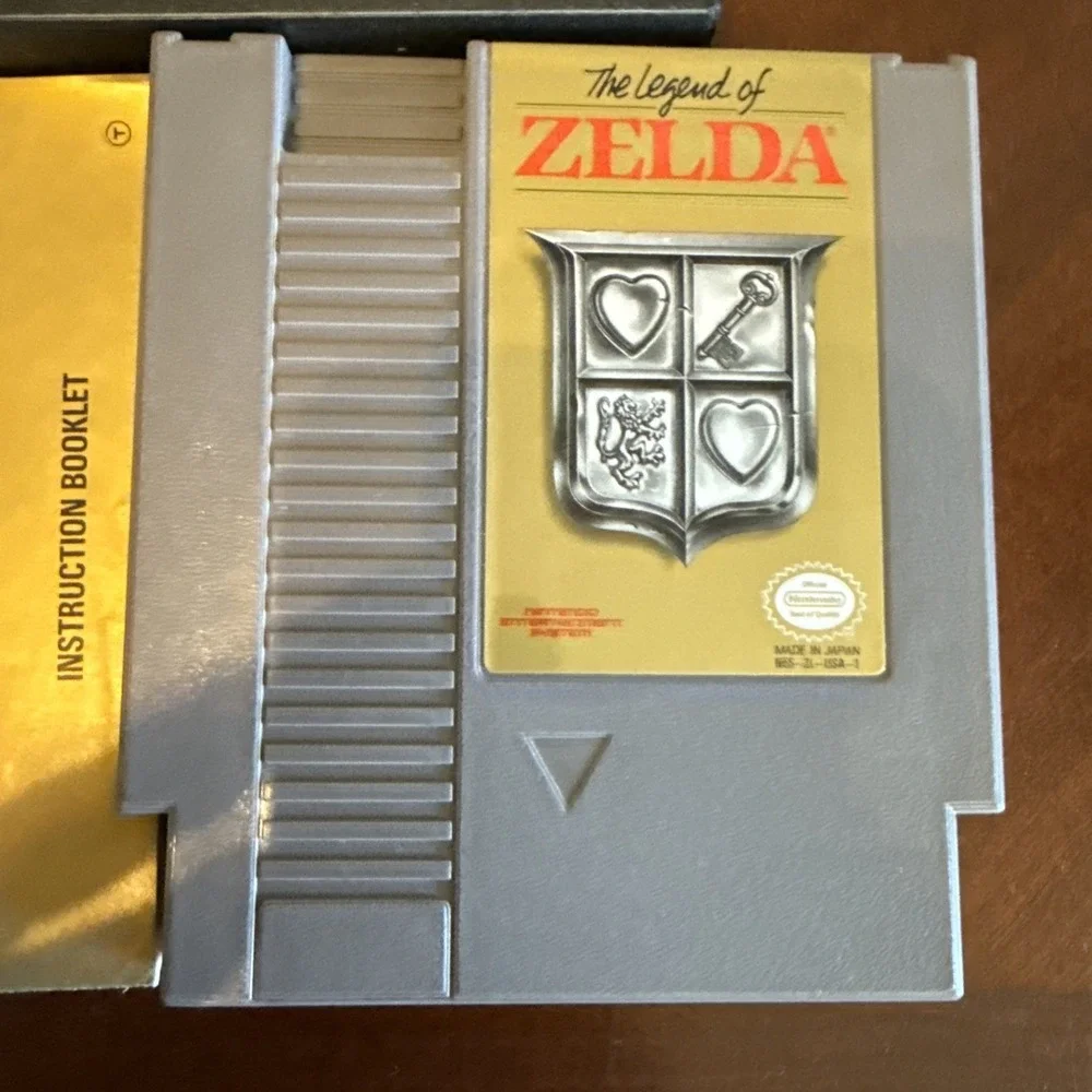 The Legend of Zelda Nintendo Entertainment System 1987NES‎ game Grey W Manual